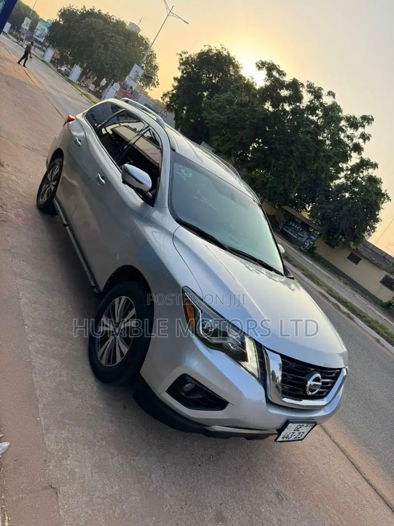 Nissan Pathfinder 2020 Silver
