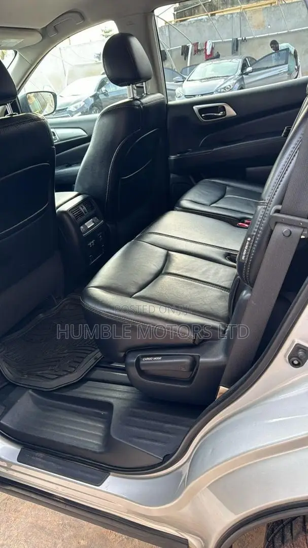 Nissan Pathfinder 2020 Silver