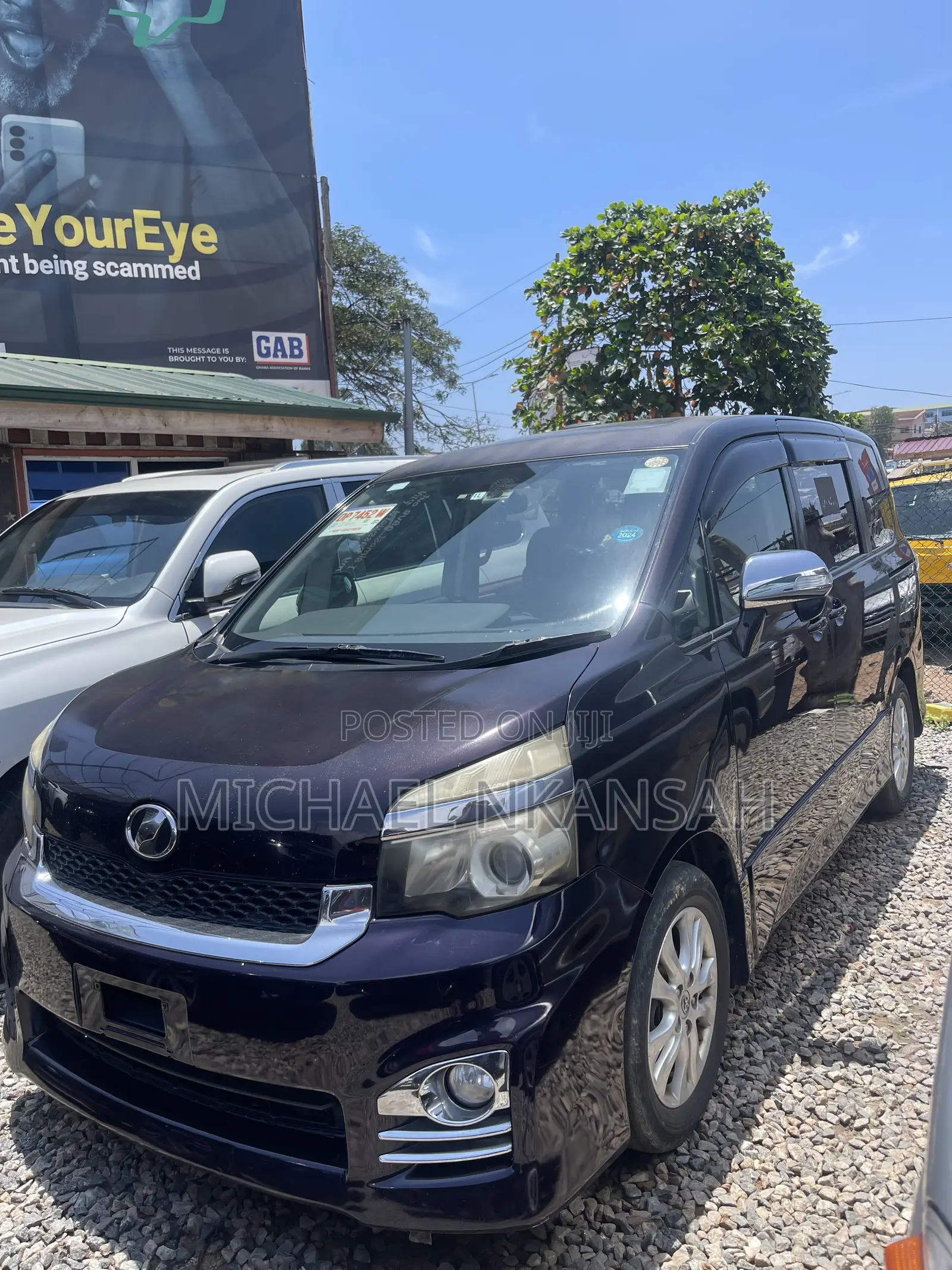 Toyota Voxy V 2WD 8-Seater 2012 Black