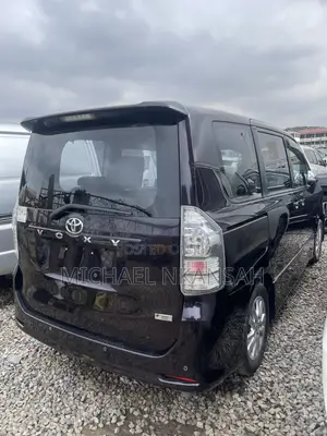 Toyota Voxy V 2WD 8-Seater 2012 Black