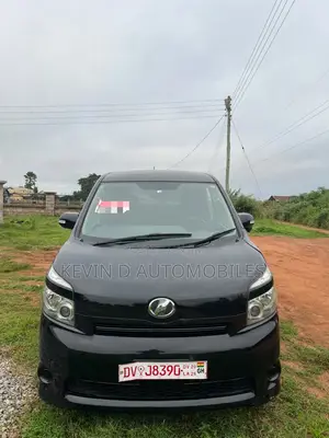 Toyota Voxy X 2WD 8-Seater 2010 Black