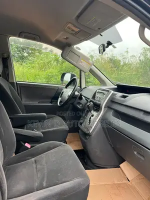 Toyota Voxy X 2WD 8-Seater 2010 Black