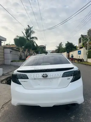 Toyota Camry SE 4dr Sedan (2.5L 4cyl 6A) 2014 White