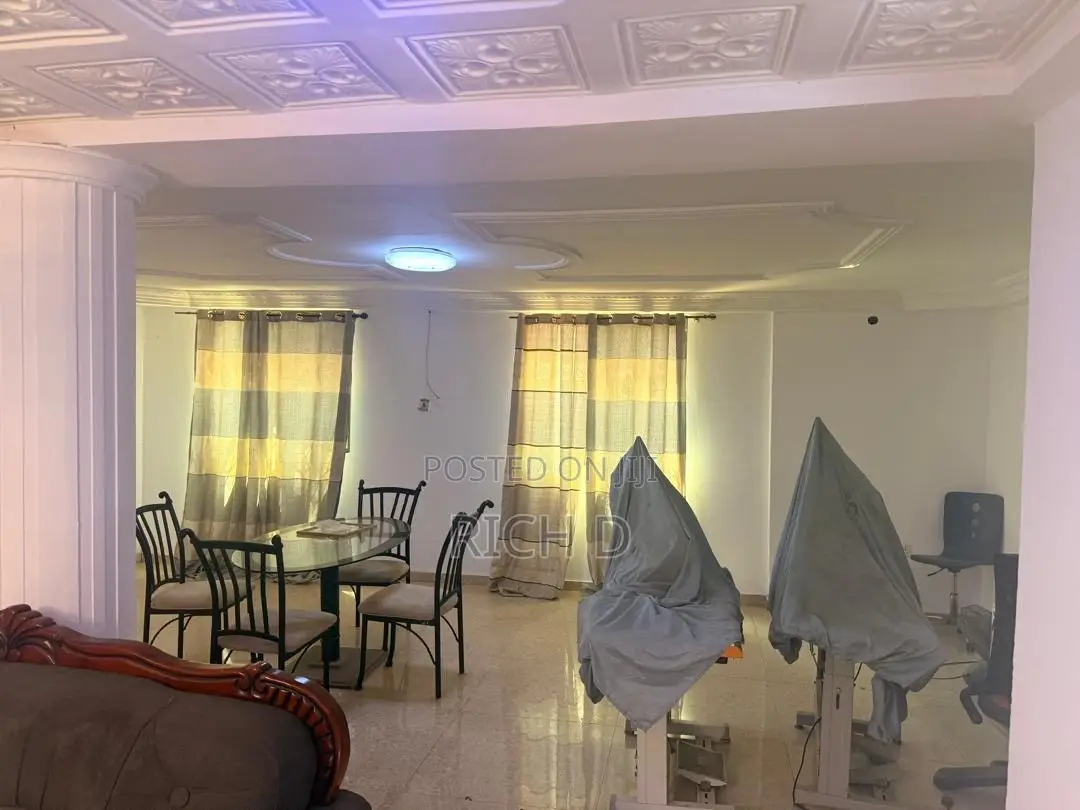 9bdrm Apartment in Community 25 for sale