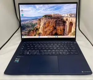 New Laptop Toshiba C40 4GB Intel Core i3 SSD 128GB