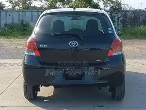 Toyota Vitz 1.3 AWD 3dr 2010 Black