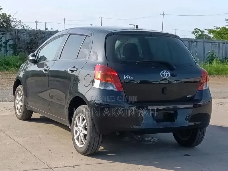Toyota Vitz 1.3 AWD 3dr 2010 Black
