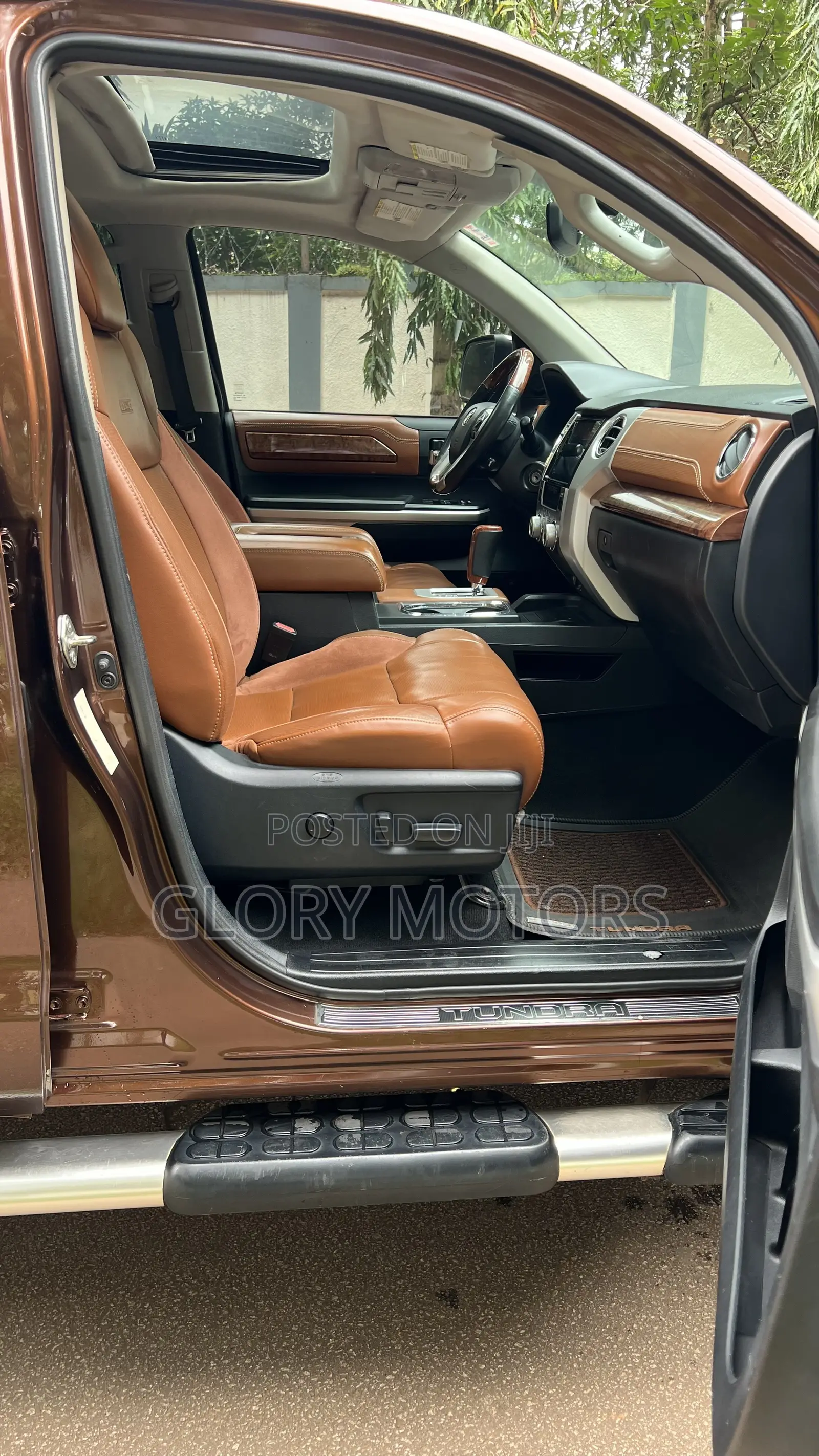 Toyota Tundra 1794 4dr CrewMax 4WD SB (5.7L 8cyl 6A) 2014 Brown