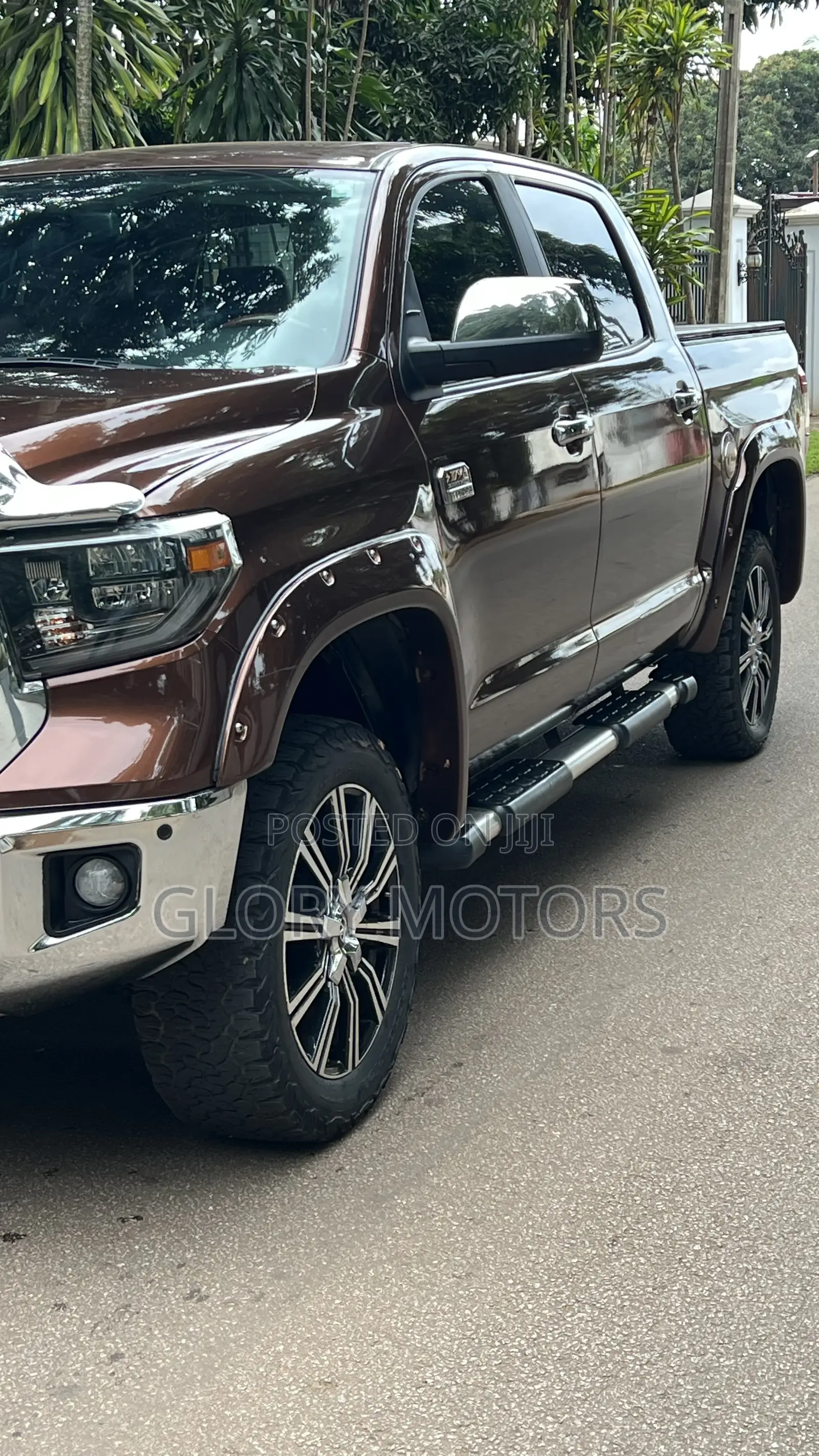 Toyota Tundra 1794 4dr CrewMax 4WD SB (5.7L 8cyl 6A) 2014 Brown