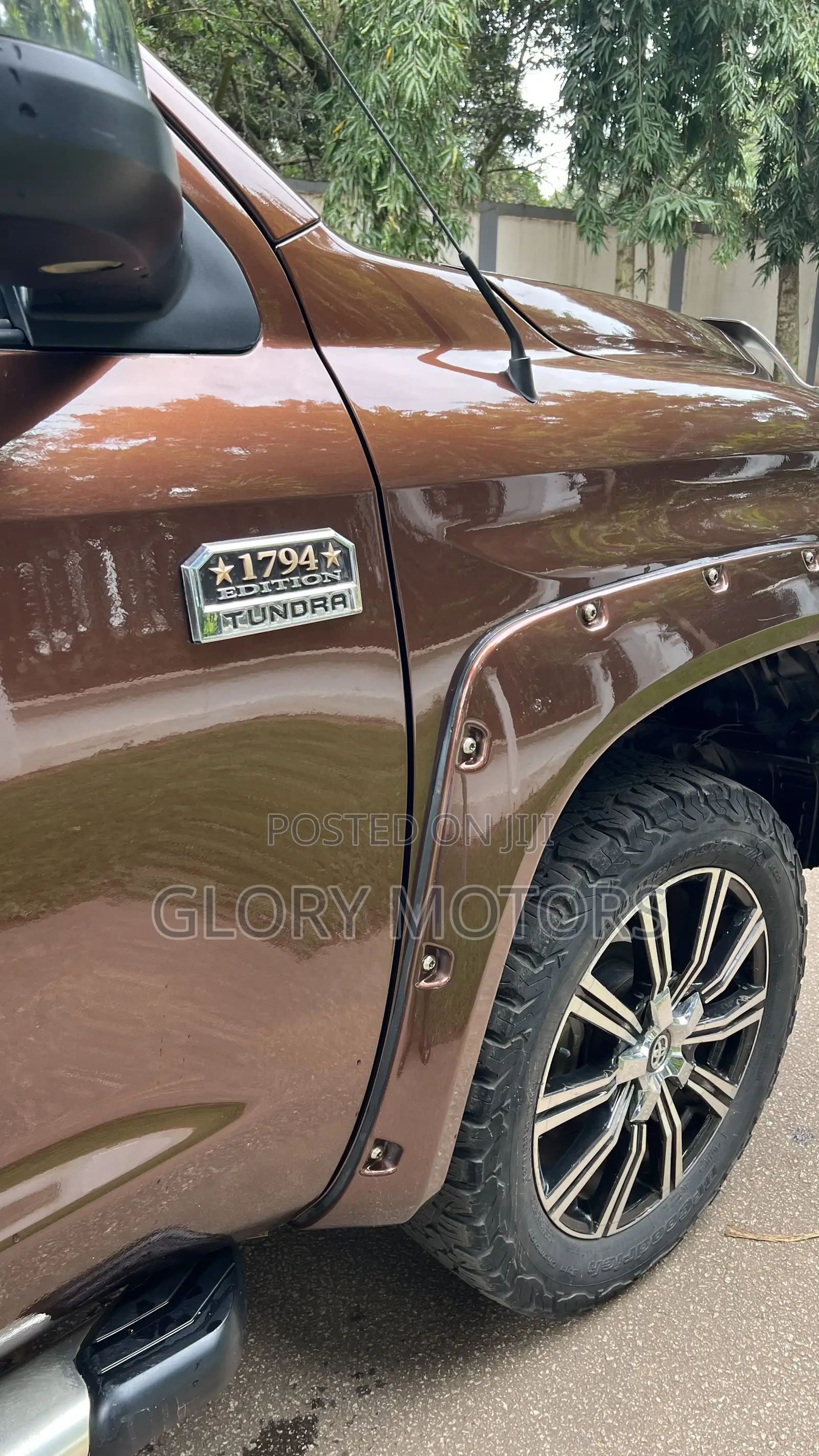 Toyota Tundra 1794 4dr CrewMax 4WD SB (5.7L 8cyl 6A) 2014 Brown