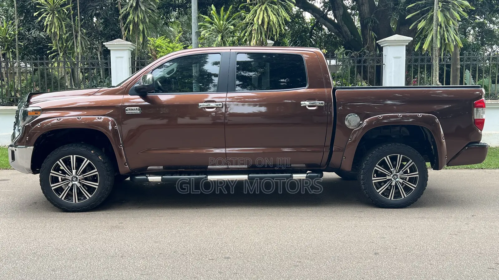 Toyota Tundra 1794 4dr CrewMax 4WD SB (5.7L 8cyl 6A) 2014 Brown