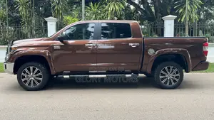 Toyota Tundra 1794 4dr CrewMax 4WD SB (5.7L 8cyl 6A) 2014 Brown