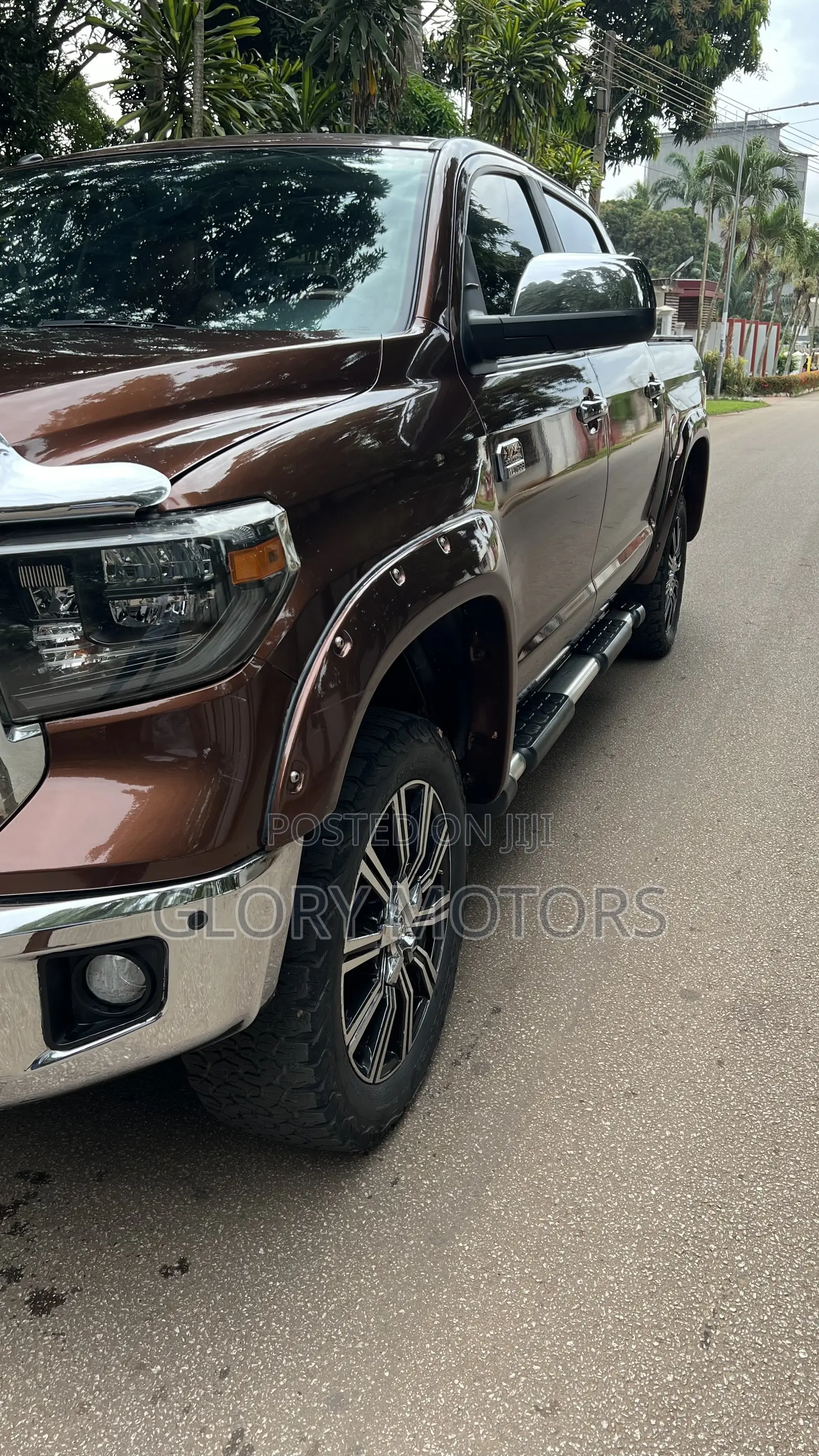 Toyota Tundra 1794 4dr CrewMax 4WD SB (5.7L 8cyl 6A) 2014 Brown