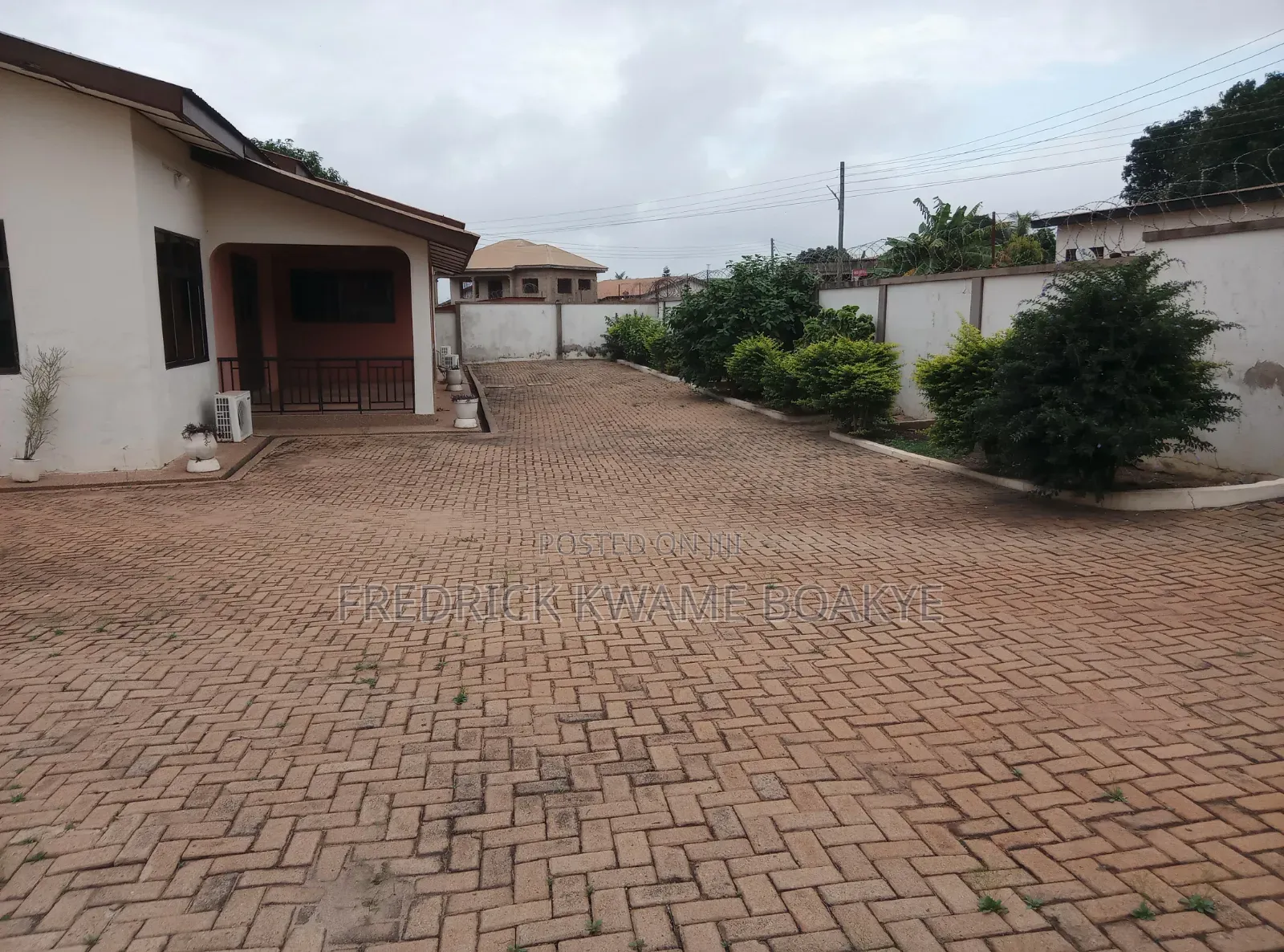 Furnished 8bdrm House in Brother K Estate, Kumasi Metropolitan for sale