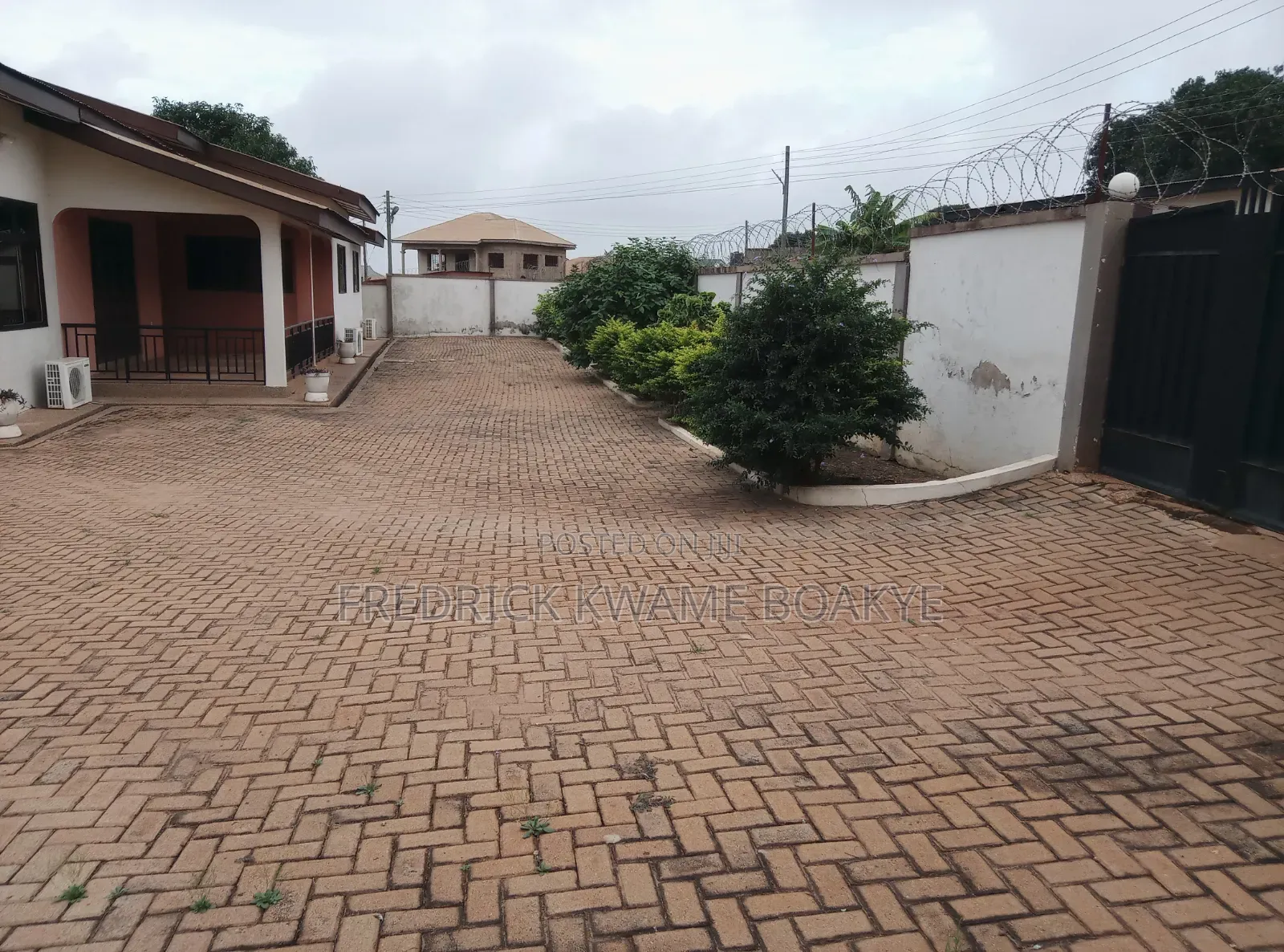 Furnished 8bdrm House in Brother K Estate, Kumasi Metropolitan for sale