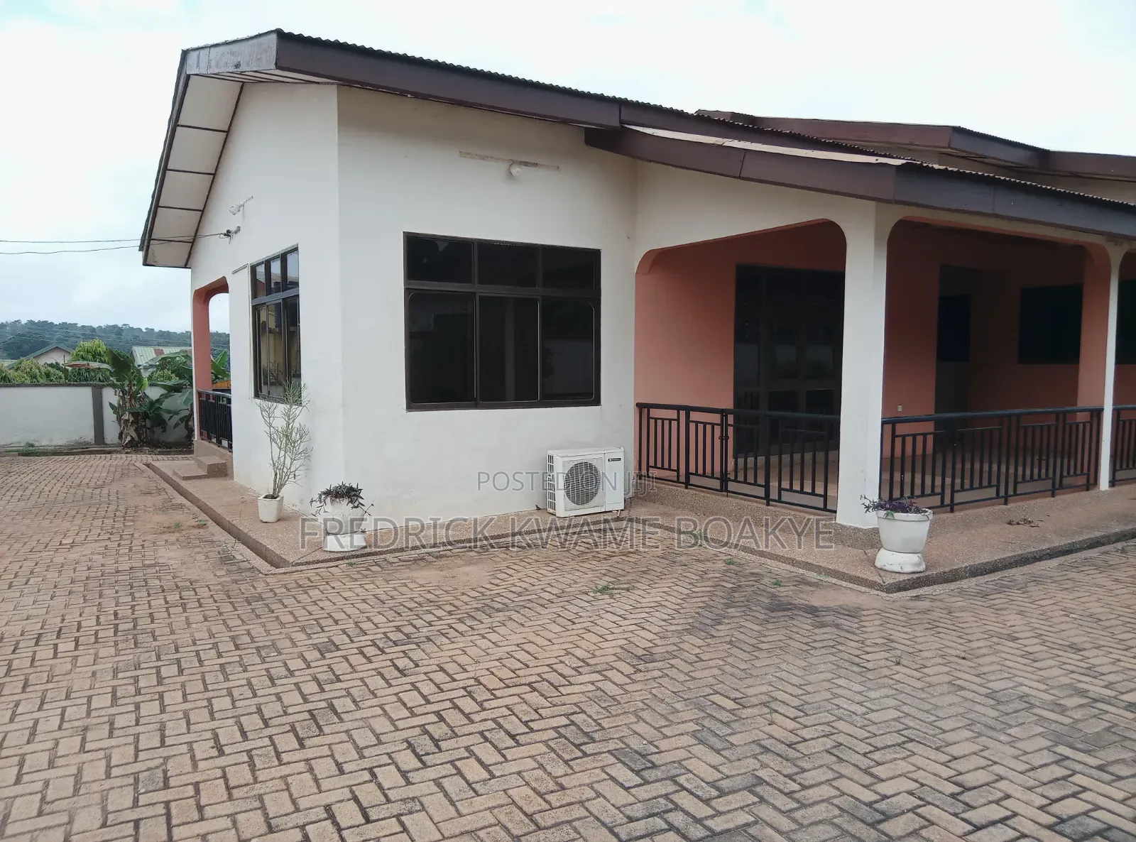 Furnished 8bdrm House in Brother K Estate, Kumasi Metropolitan for sale