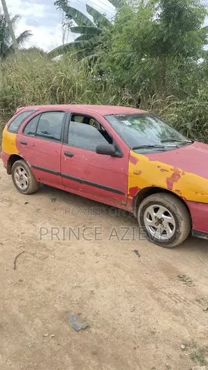 Nissan Almera 1.6 1995 Red