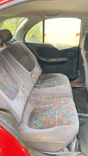 Nissan Almera 2.0 1995 Red