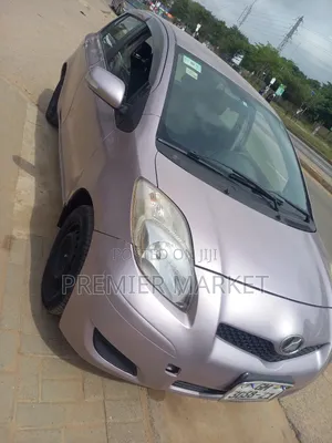 Toyota Vitz 1.3 FWD 5dr 2010 Gray
