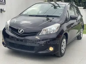 Toyota Vitz 1.3 AWD 5dr 2014 Purple