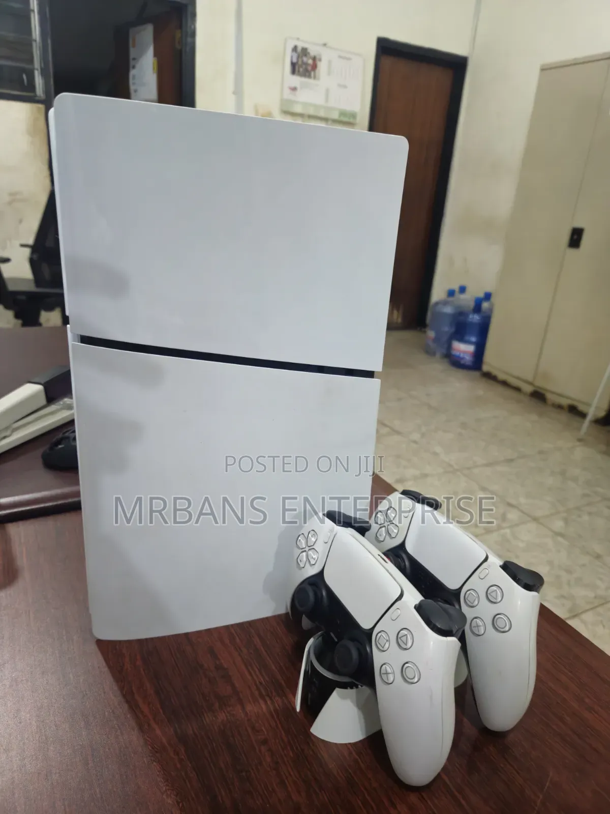 PlayStation 5 Slim Jailbreak 10 Games 2 Controllers & a Charging Dock