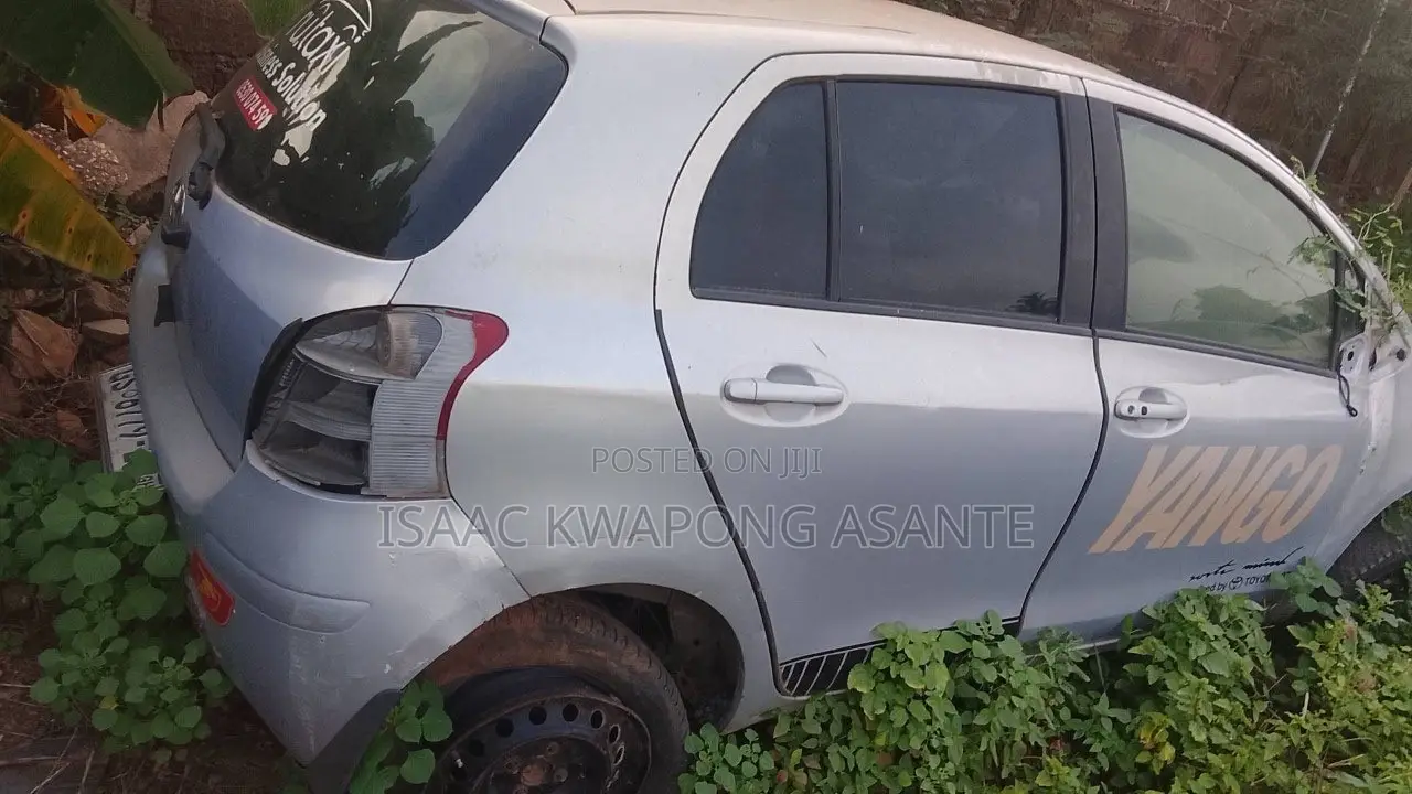 Toyota Vitz 1.0 FWD 3dr 2010 Silver