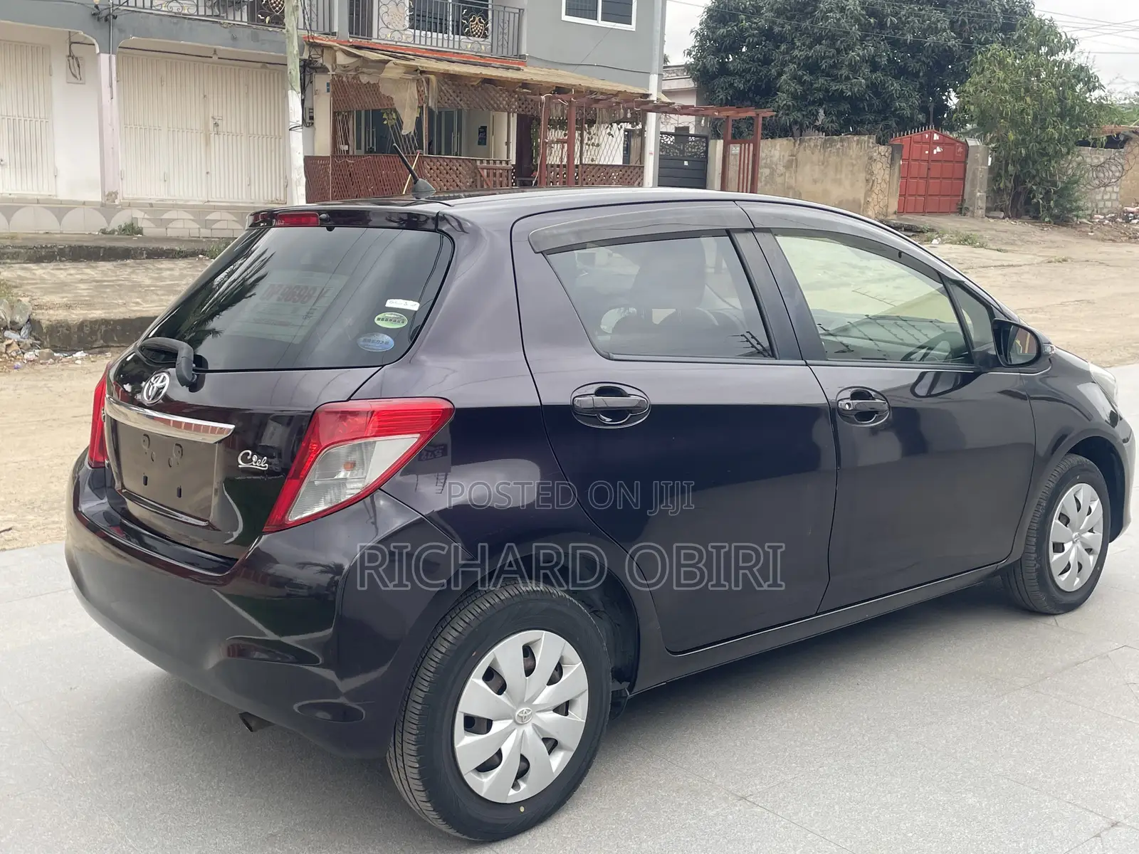 Toyota Vitz 1.3 AWD 5dr 2014 Purple