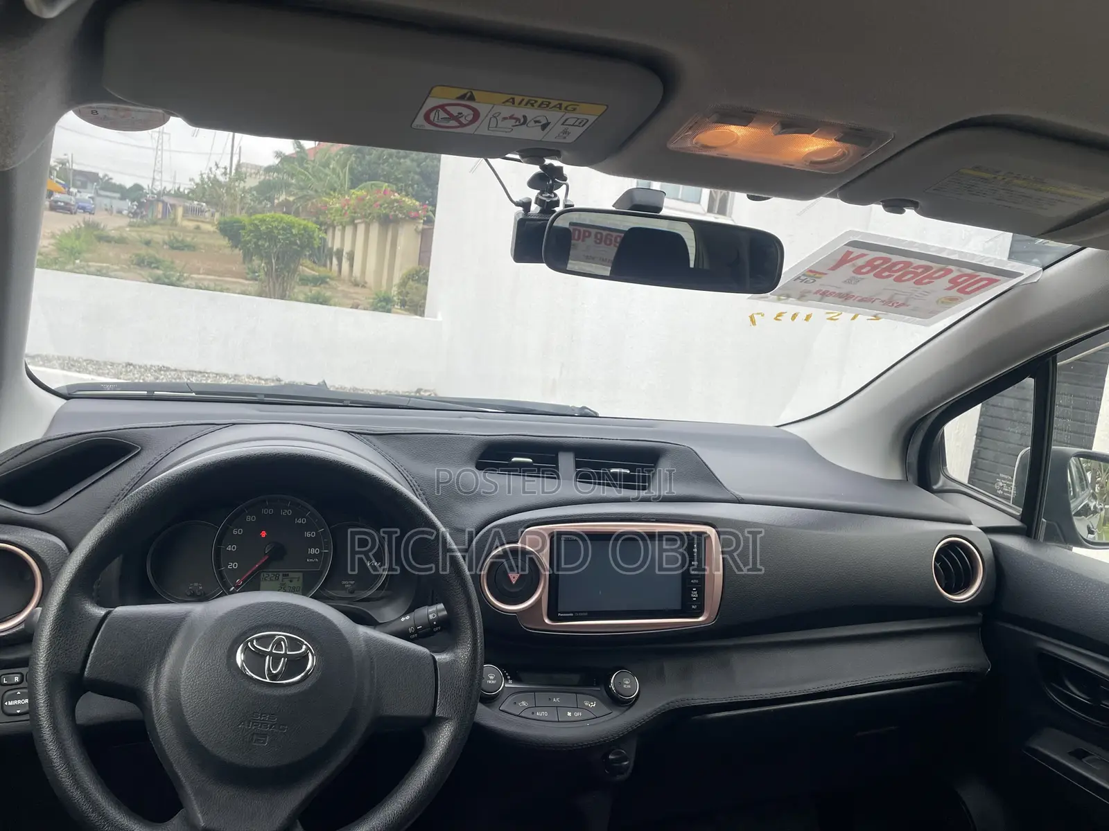 Toyota Vitz 1.3 AWD 5dr 2014 Purple