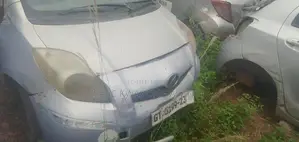 Toyota Vitz 1.0 FWD 3dr 2010 Silver