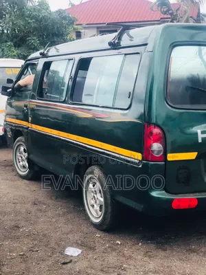 Hyundai H-100 2000 Green