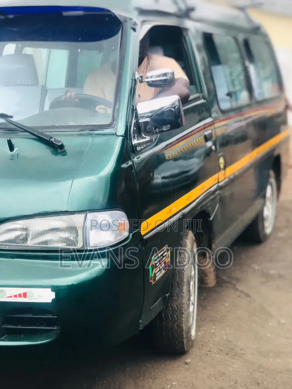 Hyundai H-100 2000 Green