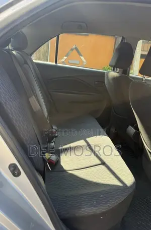 Toyota Yaris 2012 Silver