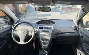 Toyota Yaris 2012 Silver