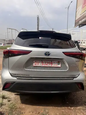 Toyota Highlander XLE 2021