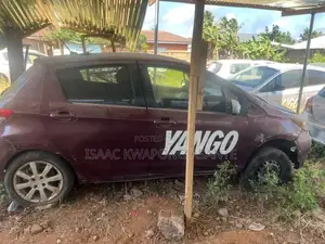 Toyota Vitz 1.3 AWD 5dr 2012 Brown
