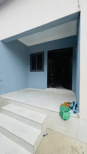3bdrm Apartment in Sefdard Properties, Pokuase for rent