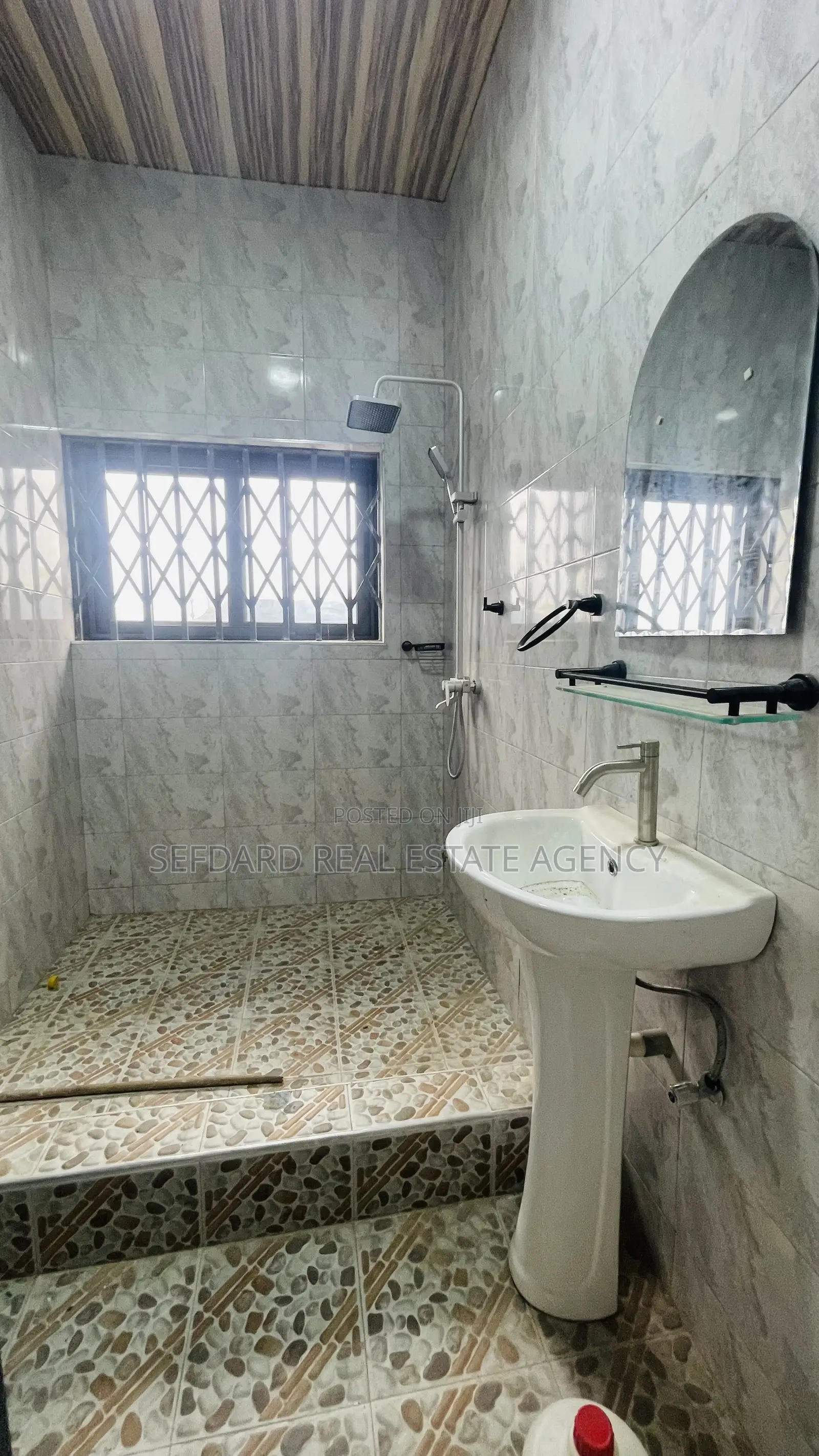 3bdrm Apartment in Sefdard Properties, Pokuase for rent