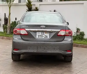 Toyota Corolla LE 4dr Sedan (1.8L 4cyl 4A) 2013 Gray