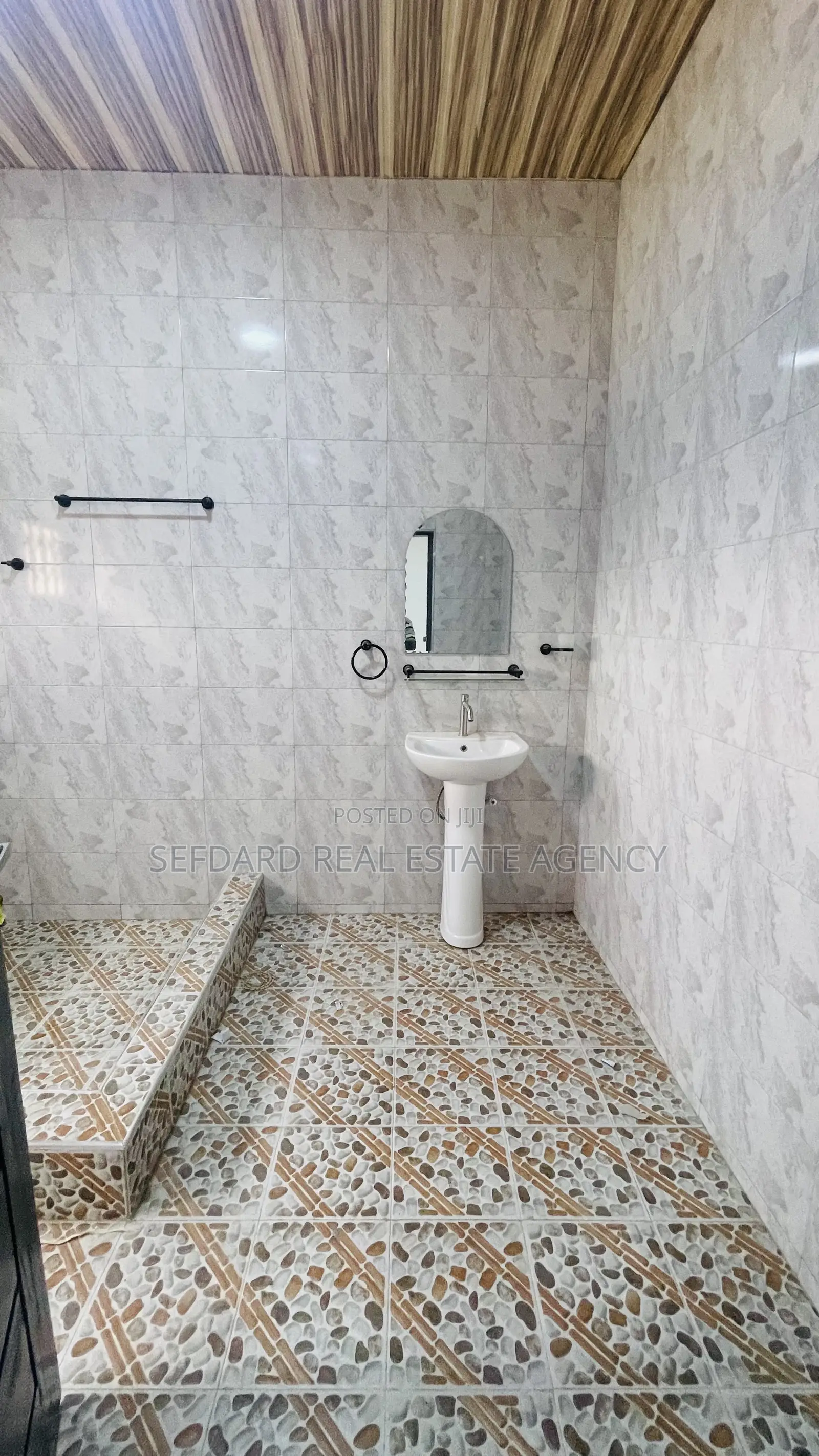 3bdrm Apartment in Sefdard Properties, Pokuase for rent