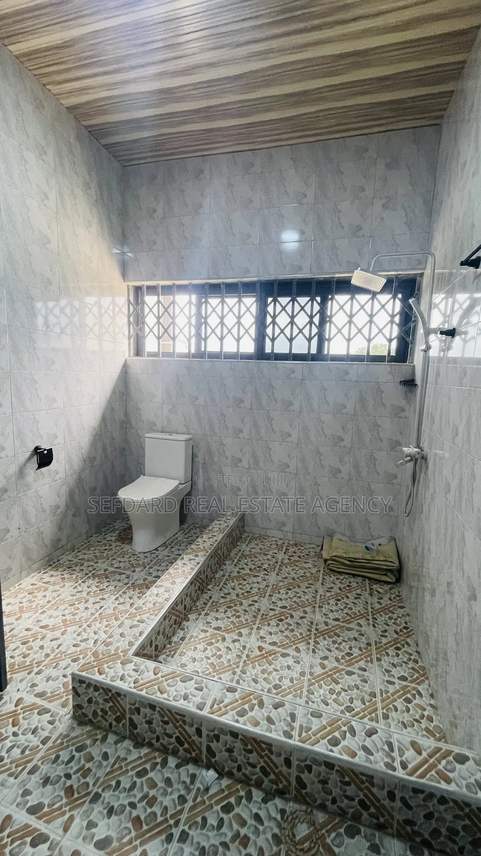 3bdrm Apartment in Sefdard Properties, Pokuase for rent