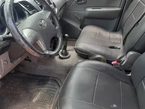 Toyota Hilux 2010 White
