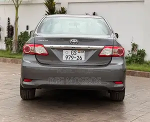 Toyota Corolla LE 4dr Sedan (1.8L 4cyl 4A) 2013 Gray