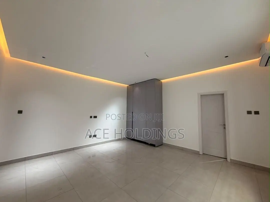 4bdrm Mansion in East Legon Hills for sale