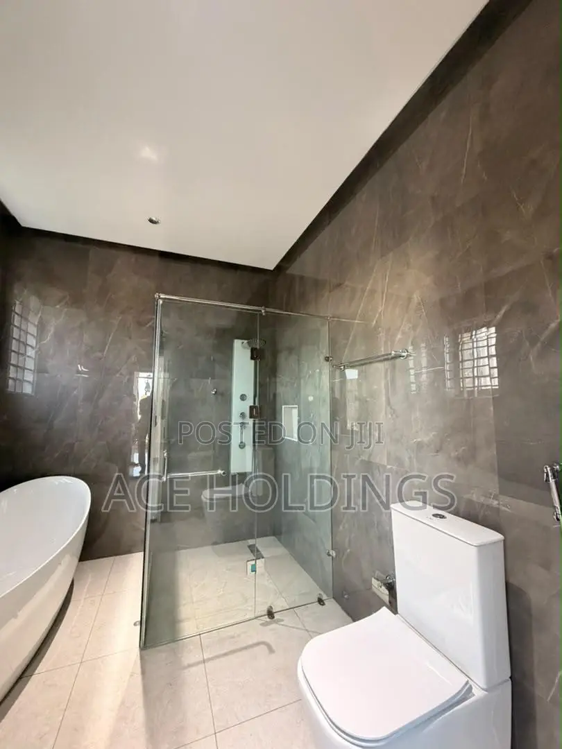 4bdrm Mansion in East Legon Hills for sale
