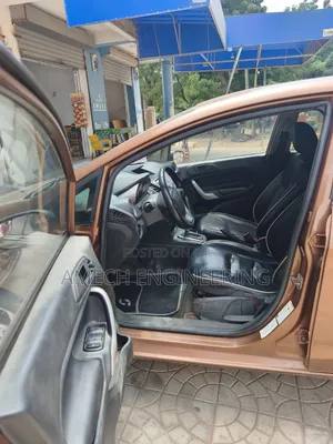 Ford Fiesta SE Hatchback 2012 Brown