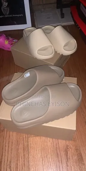 Unisex Yeezy Slide