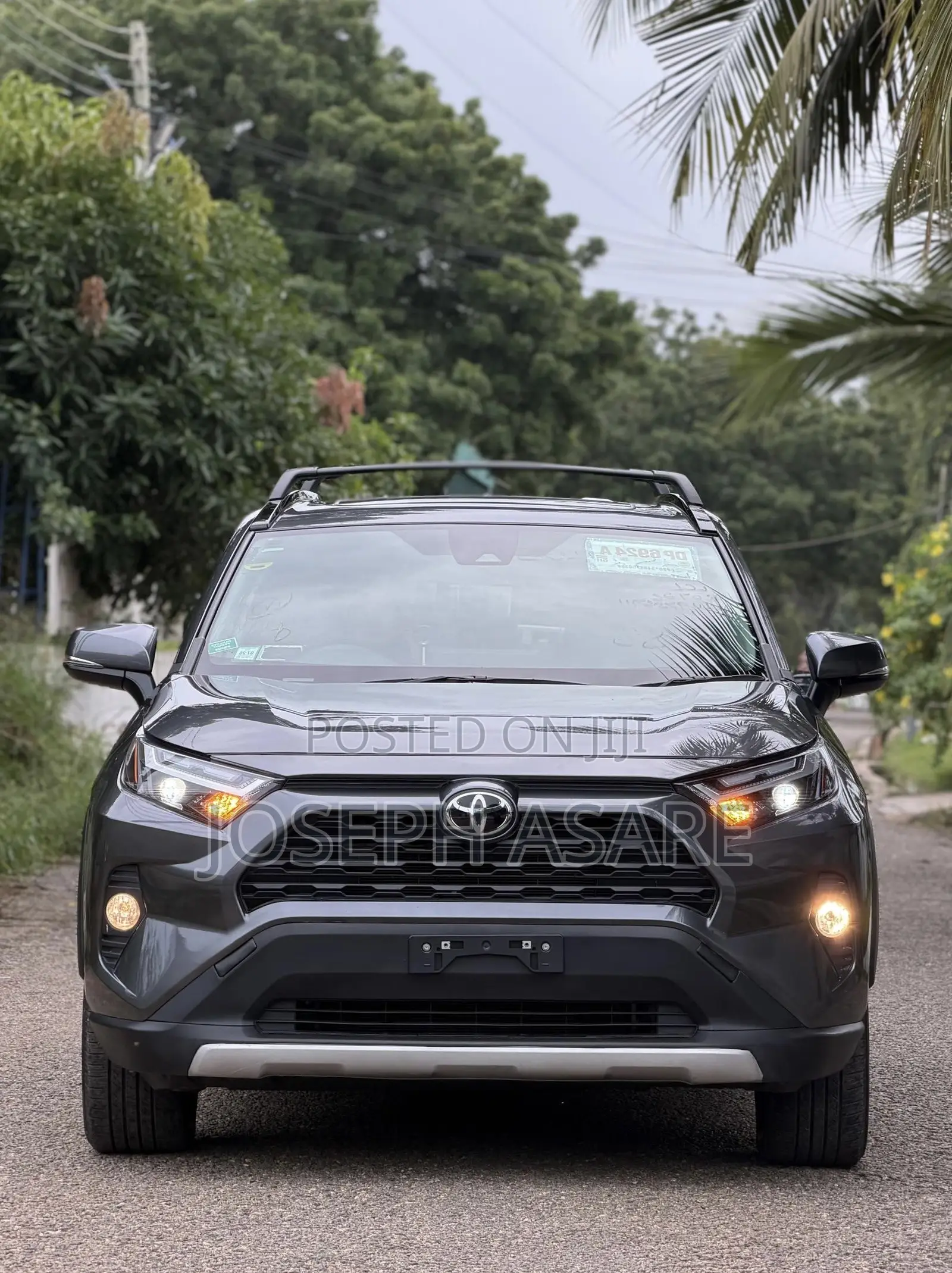Toyota RAV4 XLE 2025