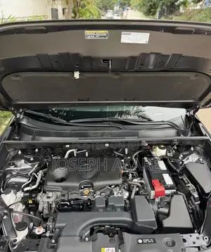 Toyota RAV4 XLE 2025