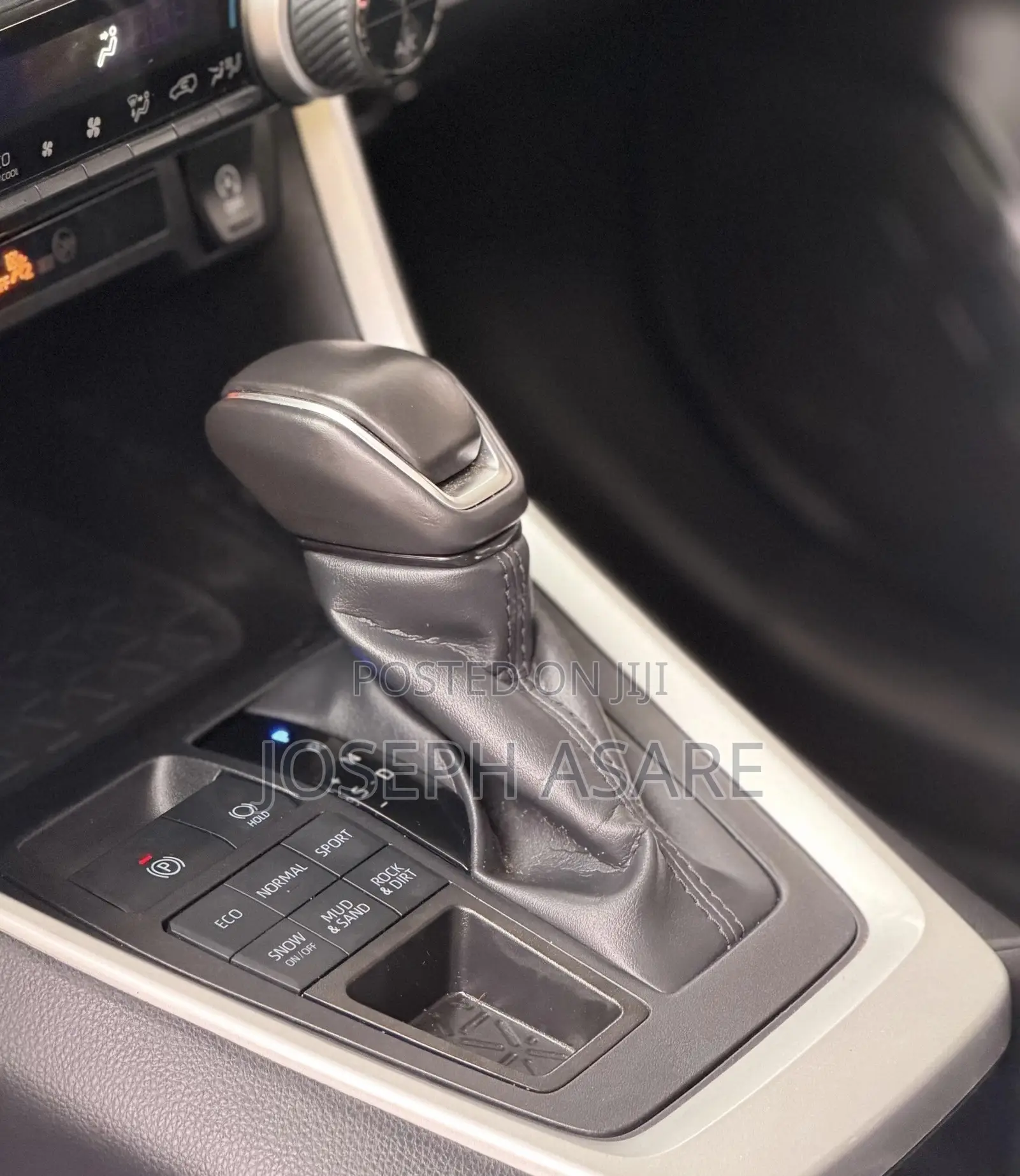Toyota RAV4 XLE 2025