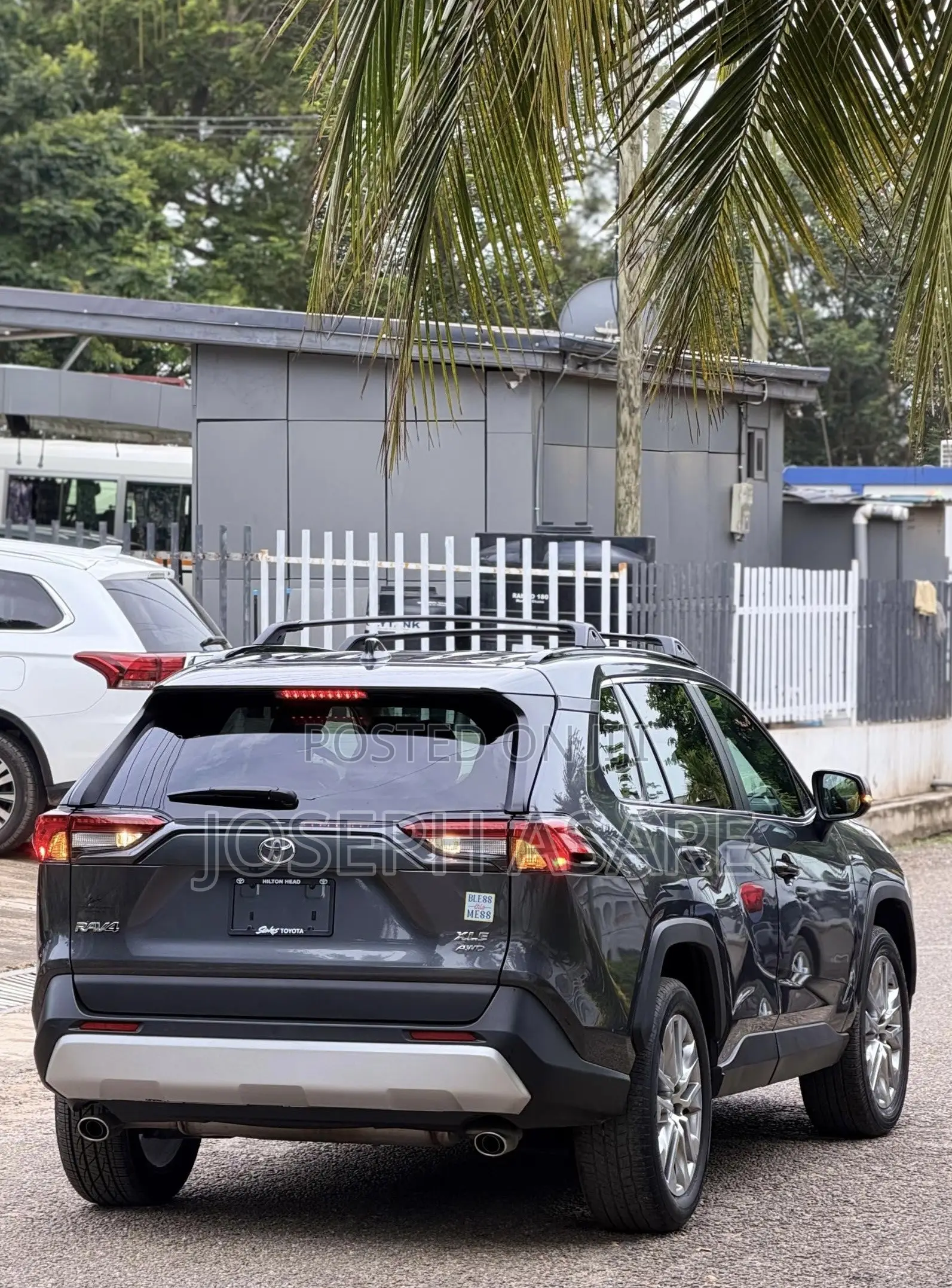 Toyota RAV4 XLE 2025